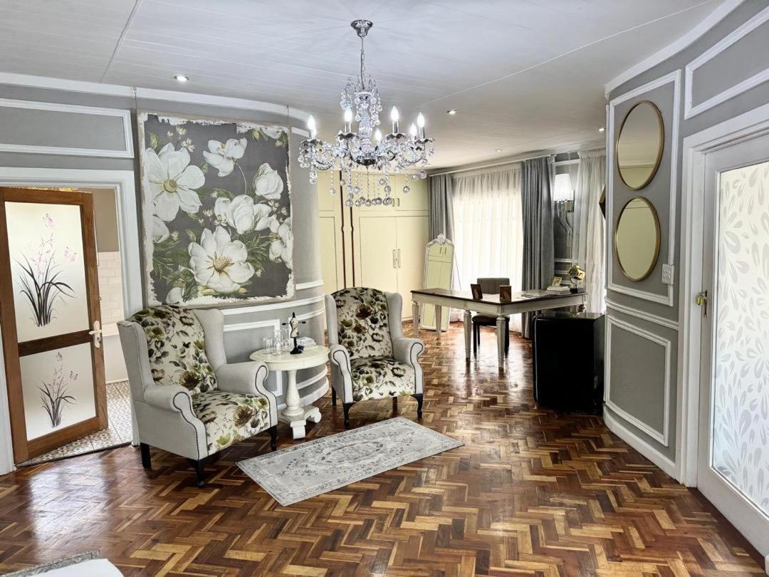 C'Est La Vie Boutique Hotel Witbank Room photo